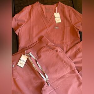 Figs Dusty Rose Mauve Scrub Ensemble
